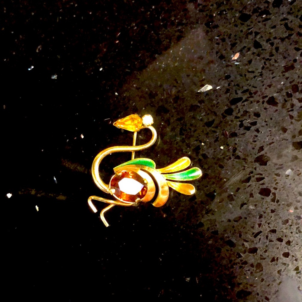 Van Dell Vintage brooch
